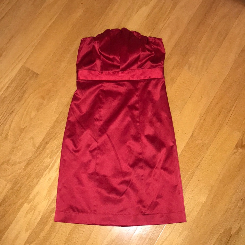 Beautiful NEW w tag red satin The Limited strapless dress